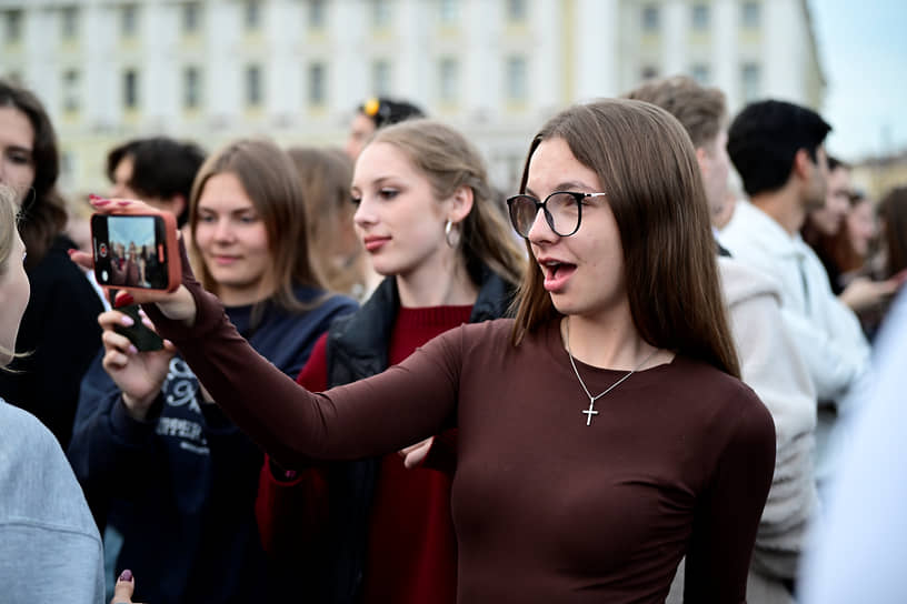 Выпускники на Дворцовой площади