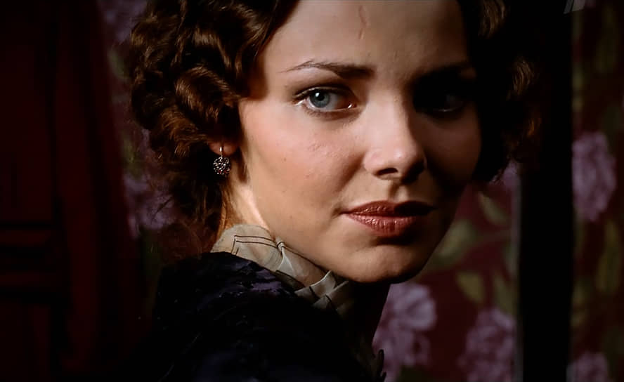 В 2008 году на экраны вышел фильм «Адмиралъ», а через год одноименный сериал. Елизавета сыграла Анну Васильевну Тимиреву, возлюбленную Александра Колчака (Константина Хабенского). «Фильм был не просто работой — он стал частью моей жизни. Анна Васильевна Тимирева оказалась мне родной — это я поняла, как только начала читать сценарий. Как ни странно, с моей героиней мы во многом схожи. Все, что было в ее жизни, стало вдруг для меня очень живым, органичным и близким. На съемках я жила этой ролью, страдала и любила по-настоящему»,— вспоминала актриса о съемках в «Адмирале»