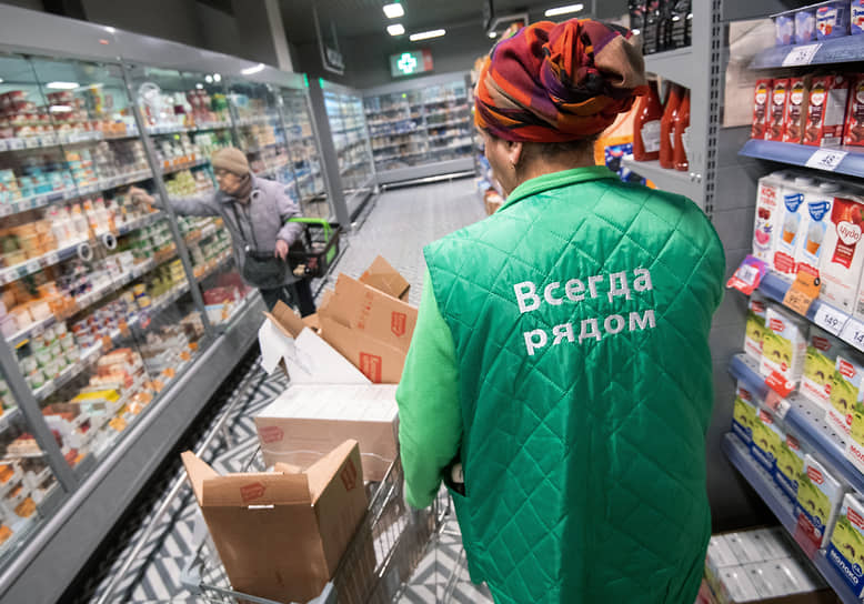 Ограничения на работу мигрантов в определенных сферах вводятся по всей стране: По закону региональные власти могут ежегодно принимать подобные правила