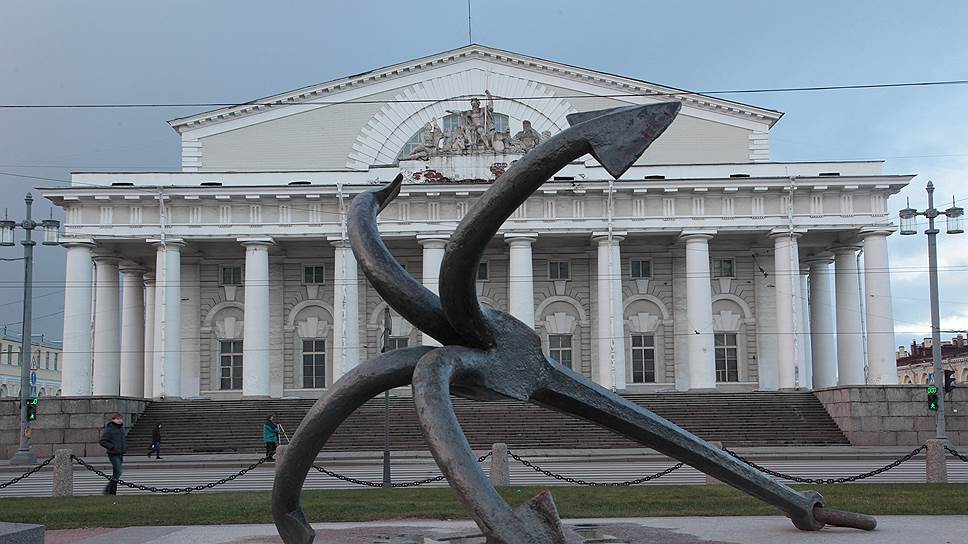 Эрмитажу помогут отреставрировать Биржу