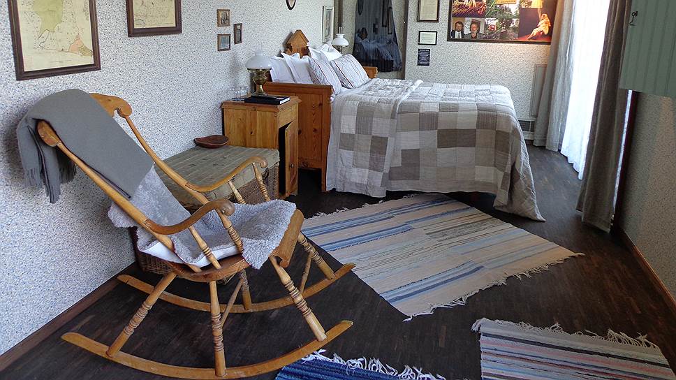 Один из номеров Pop House Hotel в том же здании, что и музей. В дизайнерском отеле 49 номеров, так или иначе связанных со шведской музыкой и историей. В этом номере на стене — сценическое платье из мюзикла 1995 года. Обои ручной работы, антикварная мебель, кофр с одного из трансокеанских лайнеров, на которых шведы отправлялись в эмиграцию в США в начале ХХ века