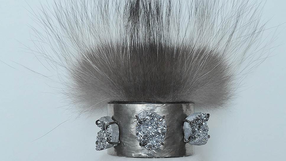 Серебряный браслет Fendi