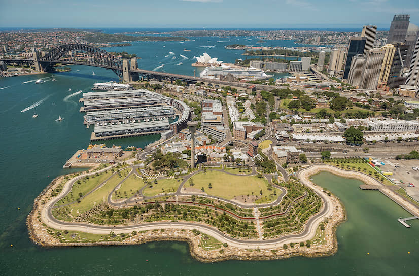 BARANGAROO RESERVE В СИДНЕЕ (АВСТРАЛИЯ). БЕТОННЫЙ КОНТЕЙНЕРНЫЙ ТЕРМИНАЛ ПРЕВРАЩЕН В ОЗЕЛЕНЕННЫЙ СКАЛИСТЫЙ ЛАНДШАФТ — ПРИБРЕЖНЫЙ ПАРК НА ШЕСТЬ ГЕКТАРОВ СО СМОТРОВЫМИ ПЛОЩАДКАМИ, ПЕШЕХОДНЫМИ И ВЕЛОСИПЕДНЫМИ МАРШРУТАМИ, МЕСТАМИ ДЛЯ ПИКНИКОВ И БУХТАМИ ДЛЯ СОЗЕРЦАНИЯ