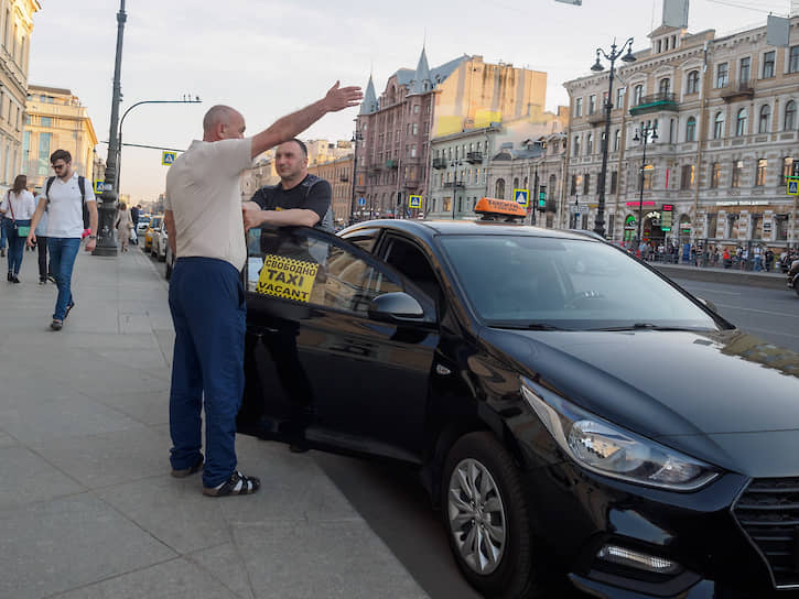 Водителей не устраивает отсутствие профессиональных стандартов в таксомоторной деятельности агрегаторов 