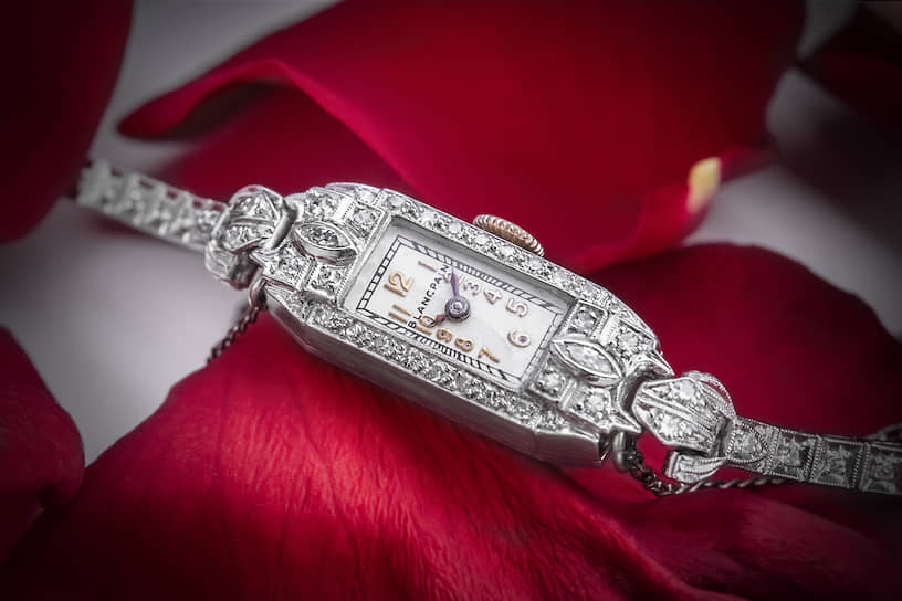 Исторические часы Blancpain Cocktail Watch в платиновом корпусе, украшенном 73 бриллиантами с механическим калибром FHF 59, принадлежавшие Мэрилин Монро