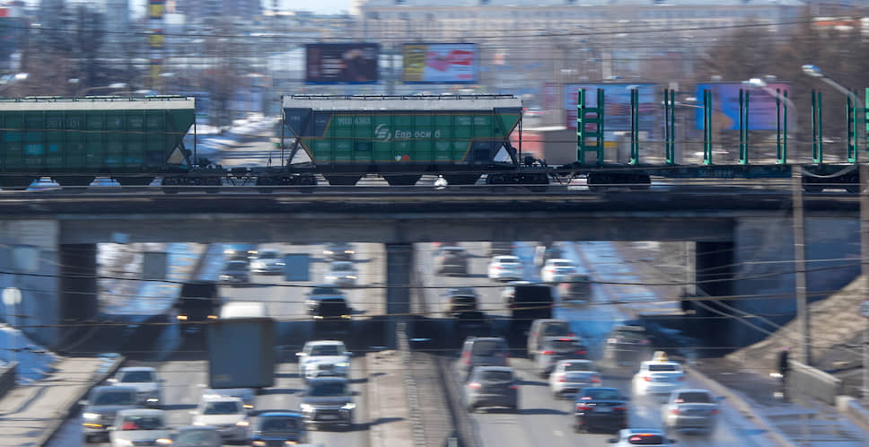 Россия находится в гораздо более сложной ситуации, чем страны, пережившие взрывной уровень автомобилизации на 30–50 лет раньше. В РФ сегодня актуальны две задачи: обеспечивать доступность территорий и решать транспортные проблемы внутри мегаполисов
