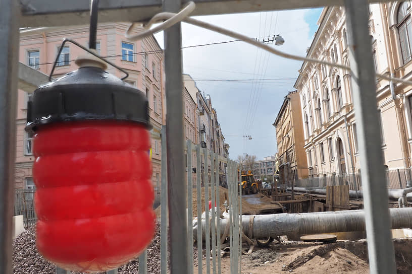 В 2021 году акцент был сделан на замене магистральных трубопроводов, от надежной работы которых зависят отопление и горячее водоснабжение целых кварталов или районов