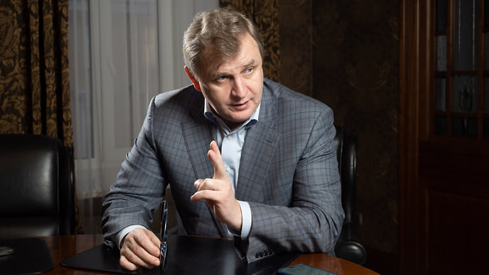«Когда ты первый — все шишки на тебе»
