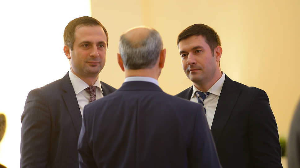 Кандидат на пост главы администрации Ростова-на-Дону Сергей Заревский (справа)