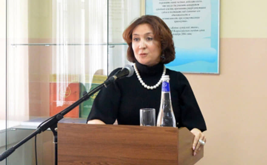 За три года Елена Хахалева не появлялась на работе без уважительной причины в общей сложности 128 дней. 