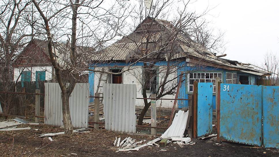 Разрушенные дома в с. Чернухино Луганской области. 