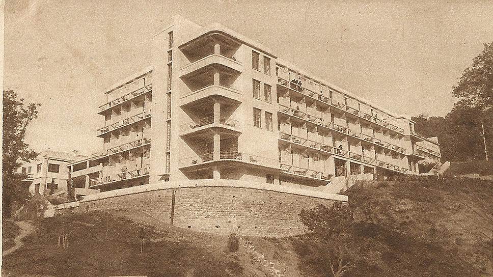 Отель-санаторий г. Сочи пр. Курортный, 110 А.В. Щусев, Д.Д. Булгаков 1927 – 1928 