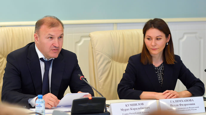 В Доме правительства РА Глава Адыгеи Мурат Кумпилов приветствовал участников семинара-совещания для руководителей территориальных органов ФАС России, расположенных в Южном федеральном округе.