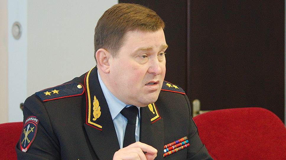 Глава областного ГУ МВД Сергей Солодовников решил бороться с уличной преступностью, сокращая количество «разливаек»
