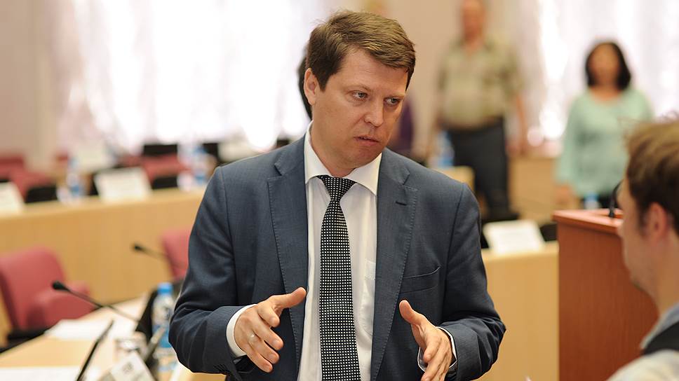 Депутат губернской думы Михаил Матвеев считает, что при объединении вузов СамГУ используется как «расходный материал»