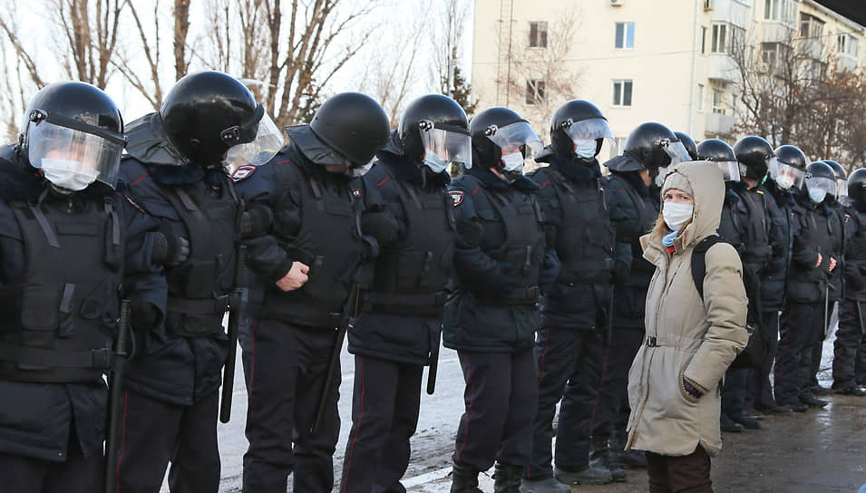 Протестующих в центре Самары в воскресенье собралось в несколько раз меньше, чем в прошлую субботу 