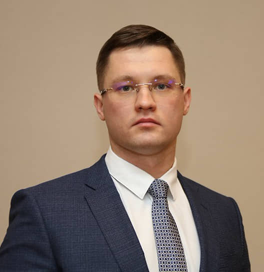 Евгений Чудаев вновь проигнорировал заседание комитета по строительству Самарской губдумы, но на этот раз по уважительной причине: министр отдыхает на Мальдивах в кругу семьи