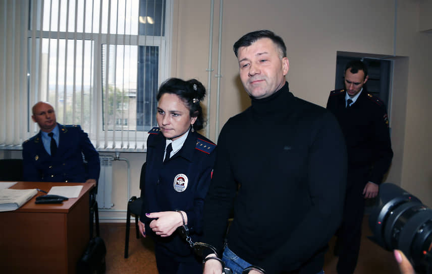 Шестой кассационный суд смягчил приговор Дмитрию Сазонову, переквалифицировав часть эпизодов с взятки на мошенничество