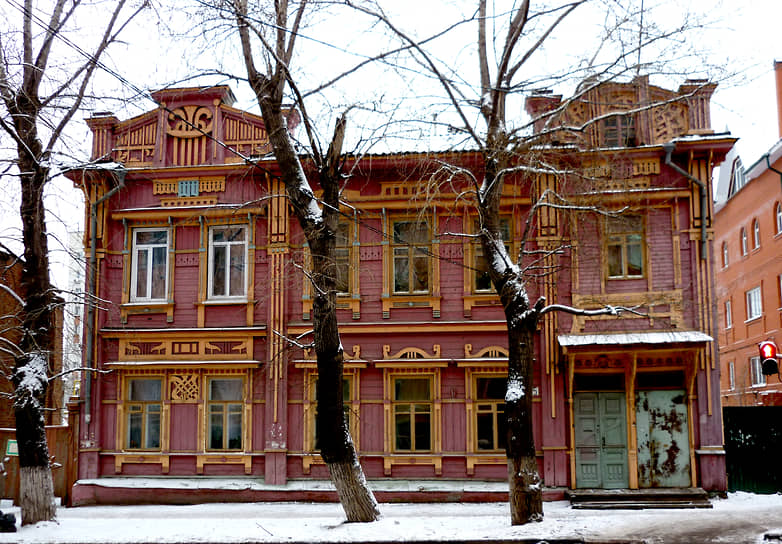 Памятник симбирского деревянного зодчества начала XX века — доходный дом по проекту архитектора Петра Курочкина — на основании экспертизы тоже считается приговоренным к сносу