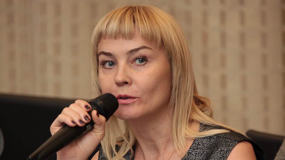 Юлия Быкова, начальник отдела развития розничного бизнеса ОАО «Ак Барс» банк в Самаре: «Дестабилизированная экономическая ситуация уходящего года, наверное, не могла не отразиться и на начале года этого. Все положительные экономические моменты, которые мы могли поймать в этом году, мы поймали. И банк остался доволен результатами первого квартала. И есть хороший задел на продолжение работы».
