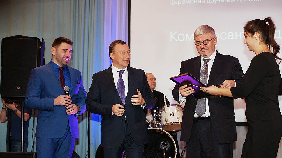 «Коммерсантом года» был назван гендиректор управляющей компании «Электрощит-Самара» Андрей Половинкин. Компании холдинга успешно работают в различных регионах и различных отраслях. В условиях импортозамещения Андрей Половинкин занялся новым для себя бизнесом – сельским хозяйством, построив молочную ферму, которая стала одной из лучших в России.