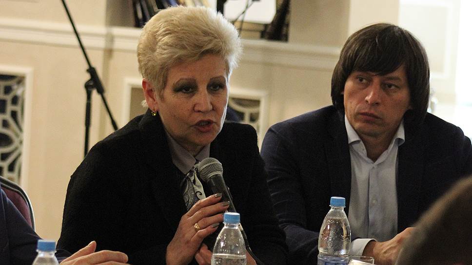 Людмила Некрасова, директор филиала ООО «Легран» «Ульяновский»; Руслан Ильясов, председатель общероссийской общественной организации «Деловая Россия». 