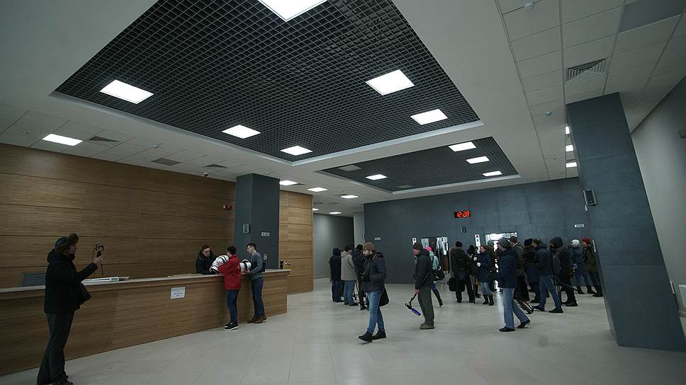 Во внутренних помещениях уже практически все готово для приема гостей, футболистов и прессы 