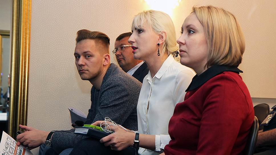 Участники дискуссионного клуба «Цифровизация промышленных предприятий: переход к Индустрии 4.0»