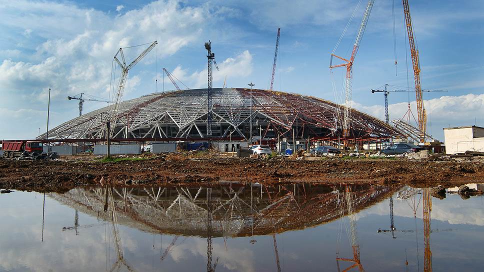 Общая площадь арены составляет 156,2 тыс. кв. м, спортивный объект рассчитан на 45000 зрительских мест.