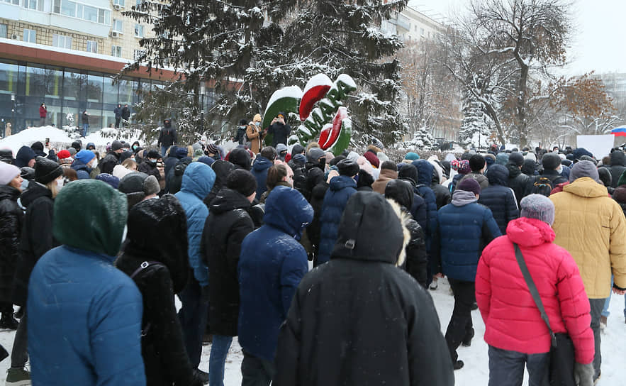 Всего набралось несколько тысяч участников шествия 