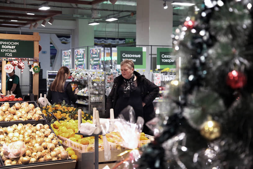 Предусмотрительные покупатели приобретают товары и продукты чуть раньше традиционного предновогоднего безумия 
