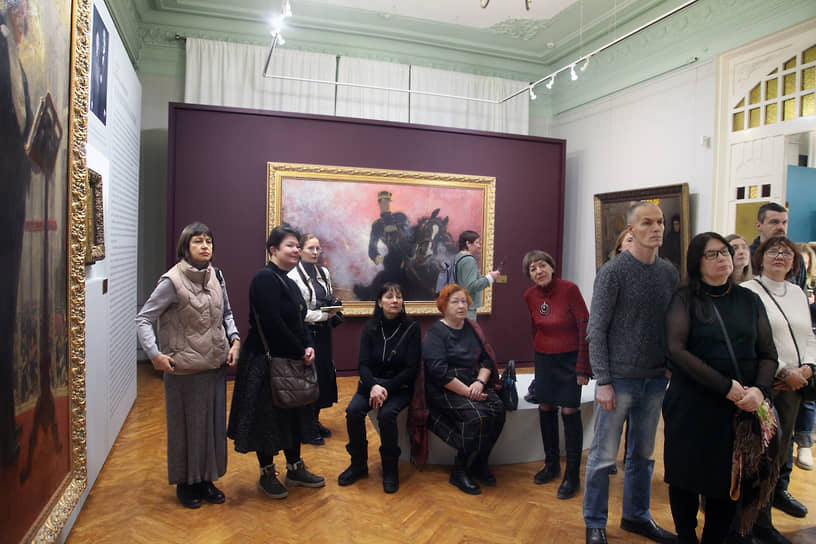 Русский пейзаж представлен произведениями Исаака Левитана, Архипа Куинджи и Ивана Айвазовского 