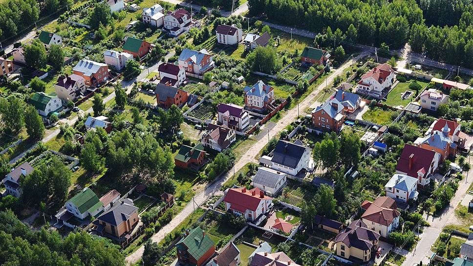 Для определенного сегмента жителей Самарской области квартира в центре города перестала быть пределом мечтаний, и они отдали предпочтение таунхаусам или коттеджам