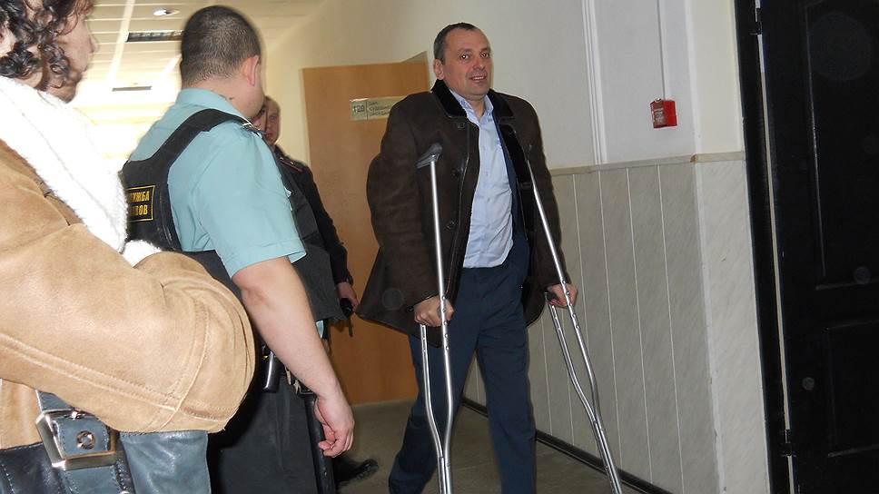 Бывший глава комитета капстроительства области Александр Сурков был взят под стражу в зале суда