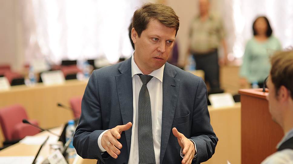 Депутат губернской думы Михаил Матвеев считает, что при объединении вузов СамГУ используется как «расходный материал» 