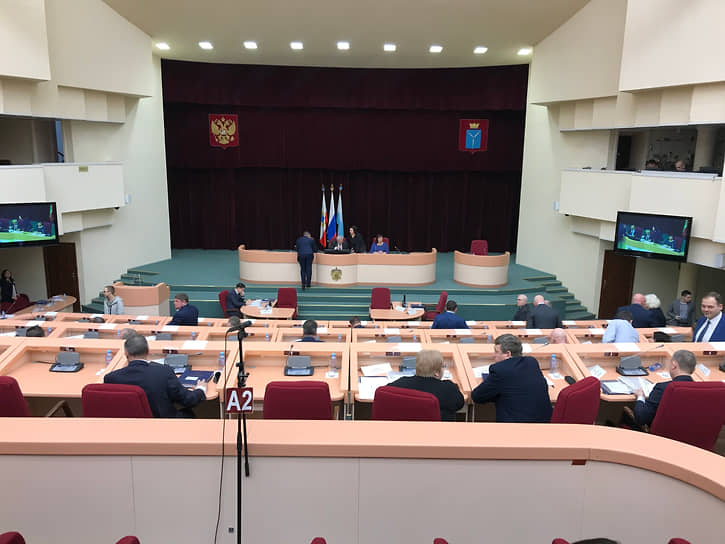 Количество представителей оппозиции в Саратовской областной думе может сократиться