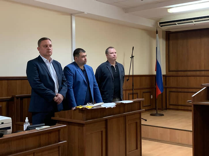 Андрей Пригаров (слева) на рассмотрении апелляционной жалобы