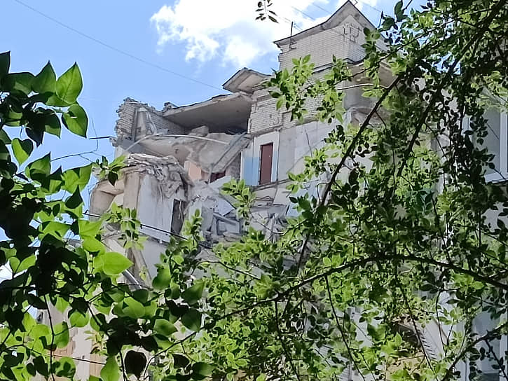 В доме на Блинова, 2 взорвались квартиры на верхнем этаже 