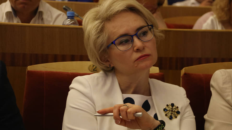 Депутат Госдумы Эльвира Аиткулова сообщила, что с травлей в школе сталкиваются не только ученики, но и педагоги 