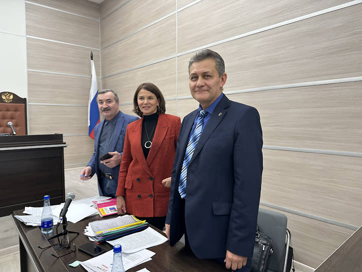 Сергей Макаренко, Рауфа Рахимова и Ильнур Салимьянов в зале суда