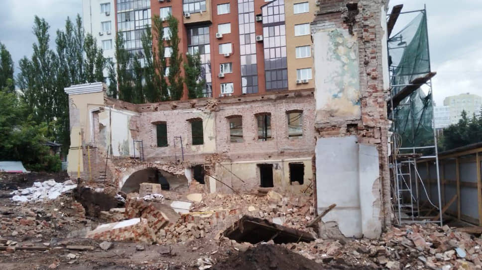 До конца второго квартала владелец здания должен был его полностью восстановить 