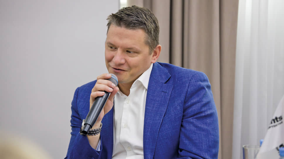 Несвоевременная передача показаний счетчиков может привести к росту платежей за СОИ, которые распределяются на всех жильцов, отметил исполнительный директор МУП УИС Максим Петров