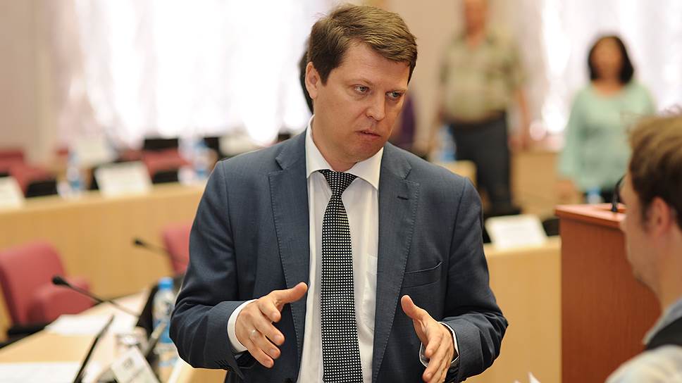 Депутат губернской думы Михаил Матвеев считает, что при объединении вузов СамГУ используется как «расходный материал» 