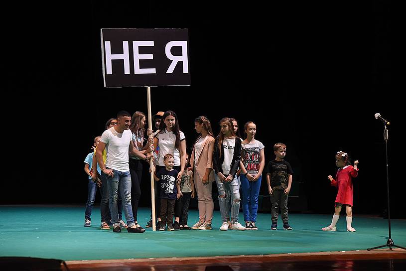 Около 15% не имеют избирательного права