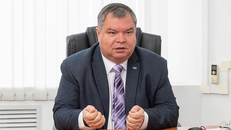«Когда на рынке начинают меряться количеством абонентов и за потребителем бегают, снижая цены, то, конечно, в этом случае ни о каком росте доходов речь идти не может»