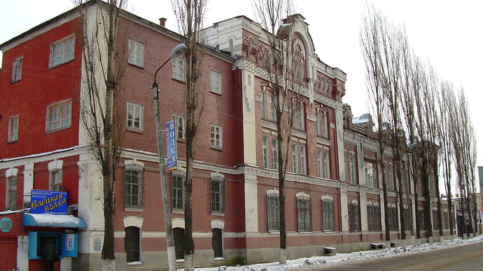 Джин полез в бутылку