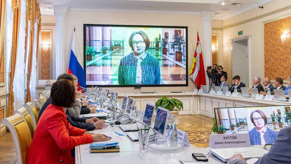 Представители ЦБ посоветовали воронежским предпринимателям меньше брать кредиты и рассчитывать на собственный капитал