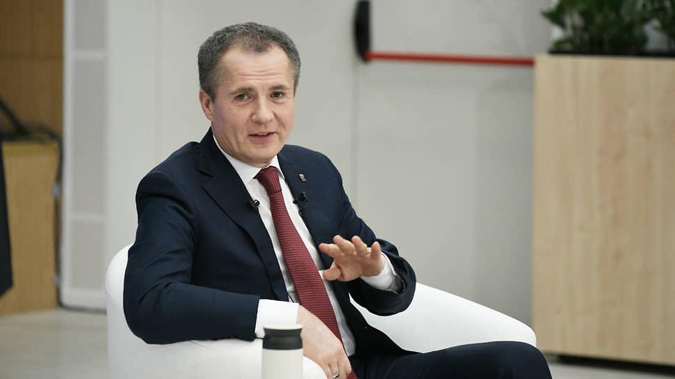 Губернатор считает, что чиновники должны заниматься контрактацией на 2024 год и в ходе новогодних праздников, если не успеют доделать эту работу заранее