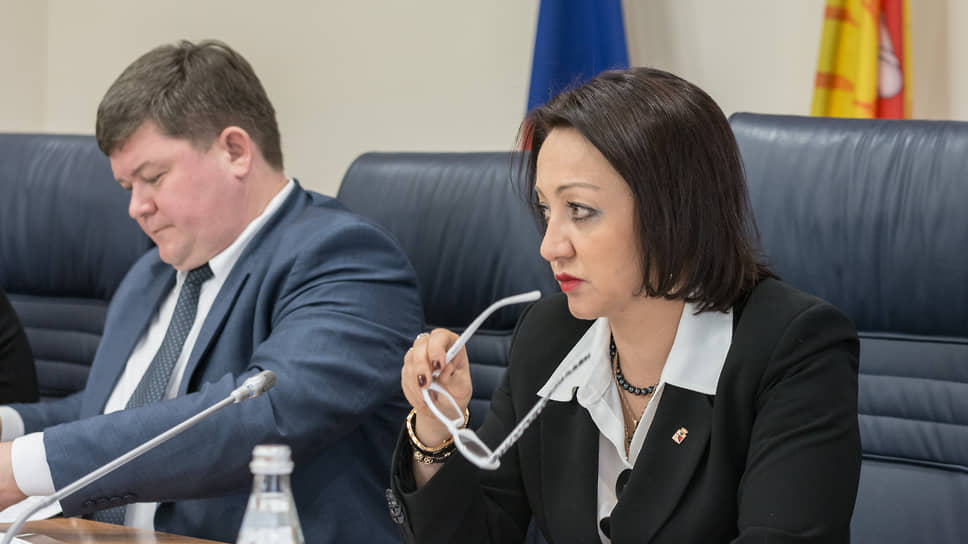 Марина Плиева (справа) и бывший вице-спикер гордумы Воронежа Александр Провоторов