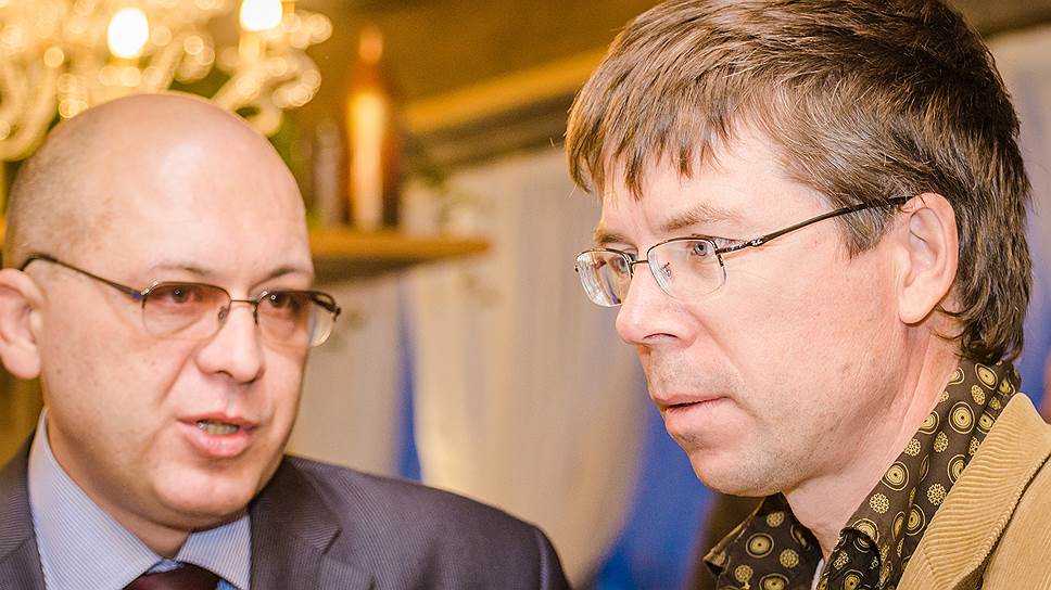 Заместитель руководителя воронежской ФАС Виталий Попов (слева) и владелец сети "Робин Сдобин" Александр Губарев 